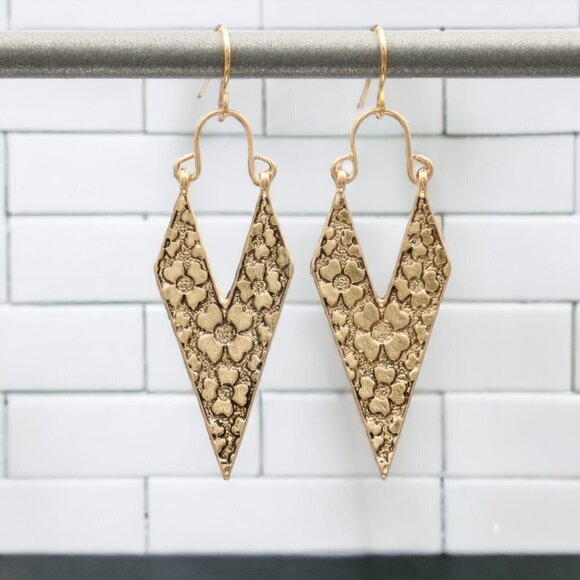 Modern Gold Flower Earrings - Picture 4 of 4